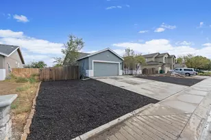 3140 Snowberry St, Silver Springs, NV 89429 - Photo 3