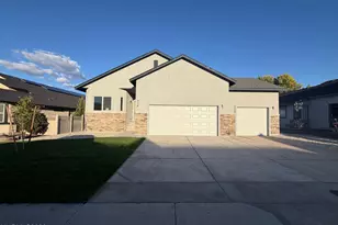 434 Dog Leg Dr, Fernley, NV 89408 - Photo 1