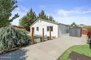 7090 Strauss Dr, Sun Valley, NV 89433 - Photo 27