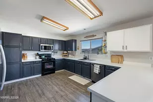 5687 Peach Ct, Sun Valley, NV 89433 - Photo 9