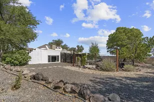 2565 Ruby Ave, Silver Springs, NV 89429 - Photo 9