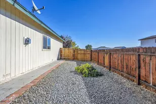 2251 Helga Ct, Sparks, NV 89431 - Photo 43