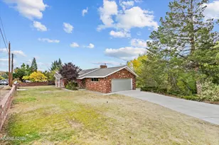 700 Hunter Pl, Reno, NV 89519 - Photo 11