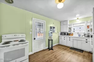 214 W Robinson St, Carson City, NV 89703 - Photo 17