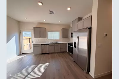8406 Vermilion Drive, Reno, NV 89506 - Photo 11