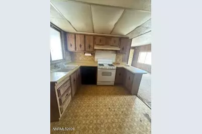 1386 Canal Drive, Fernley, NV 89408 - Photo 11