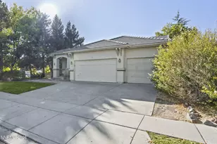 7035 Cinnamon Dr, Sparks, NV 89436 - Photo 5