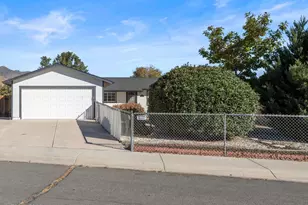 196 Gordon Ln, Dayton, NV 89403 - Photo 3