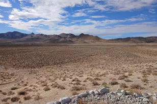 24 Ludington Rd, Yerington, NV 89447 - Photo 1