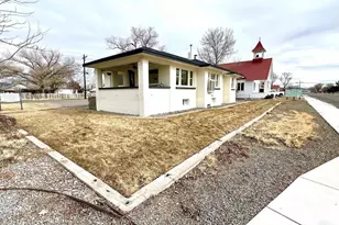 376 S Broad St, Battle Mountain, NV 89820 - Photo 1