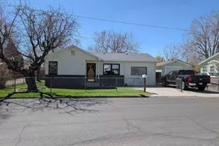 115 Commercial Ave, Yerington, NV 89447 - Photo 1