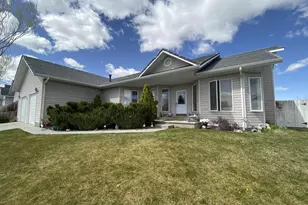 686 Castle Way, Winnemucca, NV 89445 - Photo 1