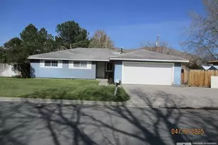 421 Parkview Ave, Winnemucca, NV 89445 - Photo 1