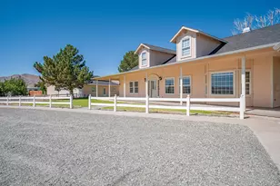 125 Sunset Hills Dr, Yerington, NV 89447 - Photo 1