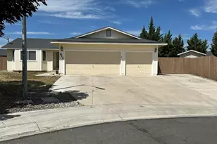 812 Brittany Ct, Fernley, NV 89408 - Photo 1