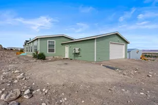 910 Desert Shadows Ln, Fernley, NV 89408 - Photo 1