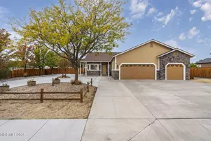 39 Marilyn Mae Dr, Sparks, NV 89441 - Photo 1