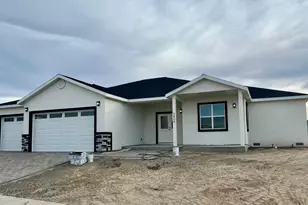5864 Offenhauser Dr, Winnemucca, NV 89445 - Photo 1