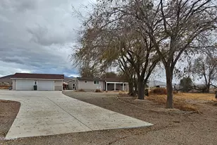 9 Holmes Ct, Yerington, NV 89447 - Photo 1