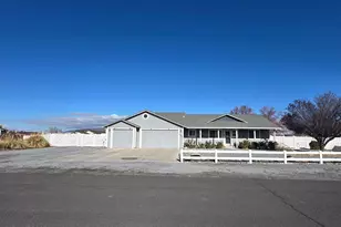 2880 Horseshoe Ln, Fernley, NV 89408 - Photo 1