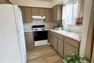 827 Belli Dr, Reno, NV 89502 - Photo 1