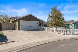 111 Shadow Mountain Dr, Fernley, NV 89408 - Photo 1