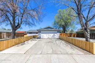 832 E Greenbrae Dr, Sparks, NV 89434 - Photo 1