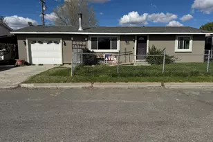 915 Gold Creek Ave, Battle Mountain, NV 89820 - Photo 1