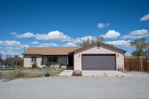 2 Pinehurst Ct, Yerington, NV 89447 - Photo 1