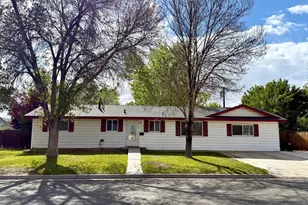 105 S Oregon St, Yerington, NV 89447 - Photo 1