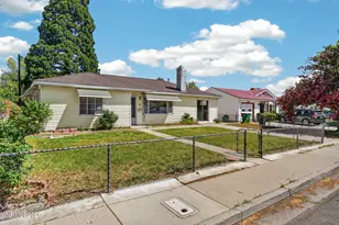 825 Capitol Hill Ave, Reno, NV 89502 - Photo 1