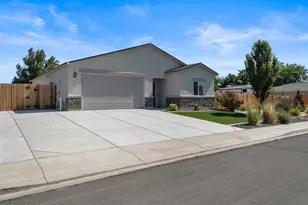 2635 Emerson Cir, Fernley, NV 89408 - Photo 1