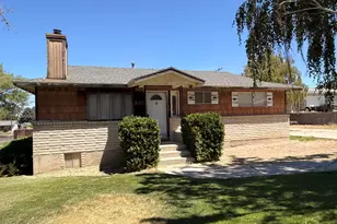 1805 Melarkey St, Winnemucca, NV 89445 - Photo 1