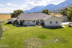 237 Laura Springs Cir, Gardnerville, NV 89460 - Photo 1
