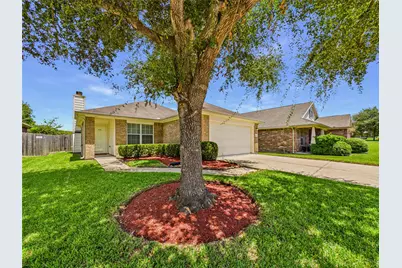 806 Rocky Rose Court, La Marque, TX 77568 - Photo 1