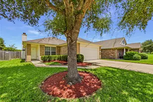 806 Rocky Rose Ct, La Marque, TX 77568 - Photo 1