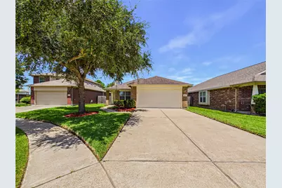 806 Rocky Rose Court, La Marque, TX 77568 - Photo 3