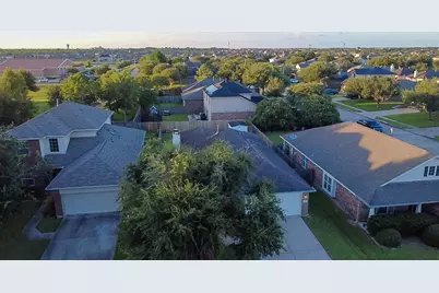 806 Rocky Rose Court, La Marque, TX 77568 - Photo 47