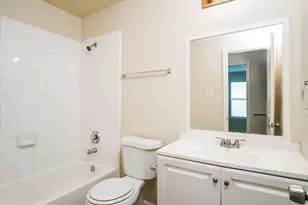 8583 Chaletford Dr, Houston, TX 77044 - Photo 15