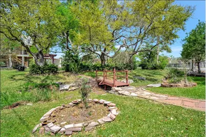 633 Bay Vista Drive, Seabrook, TX 77586 - Photo 5