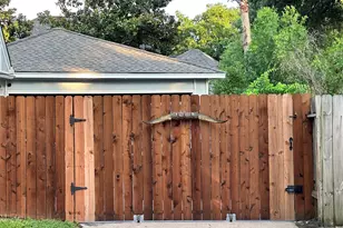 9223 Petersham Dr, Houston, TX 77031 - Photo 39