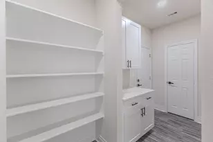 6814 Champion Ln, Houston, TX 77091 - Photo 13