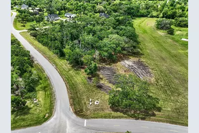 375 Thousand Oaks Drive, Angleton, TX 77515 - Photo 7