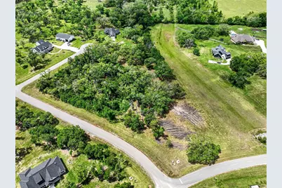 375 Thousand Oaks Drive, Angleton, TX 77515 - Photo 1