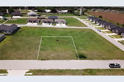 112 Carmine Avenue, Port Lavaca, TX 77979 - Photo 1