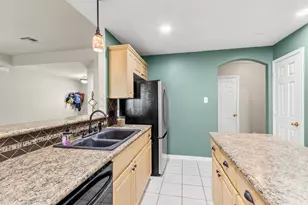 217 Kellyn Ct, Conroe, TX 77306 - Photo 9