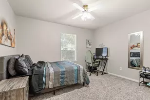 217 Kellyn Ct, Conroe, TX 77306 - Photo 19