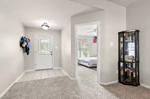 217 Kellyn Ct, Conroe, TX 77306 - Photo 5
