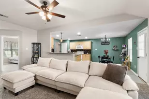 217 Kellyn Ct, Conroe, TX 77306 - Photo 7