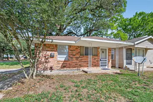 312 Travis St, Richmond, TX 77469 - Photo 3